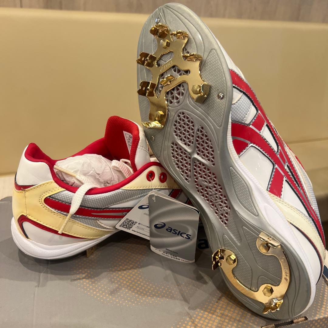 asics スパイクシューズ ホワイト/レッド - メルカリ