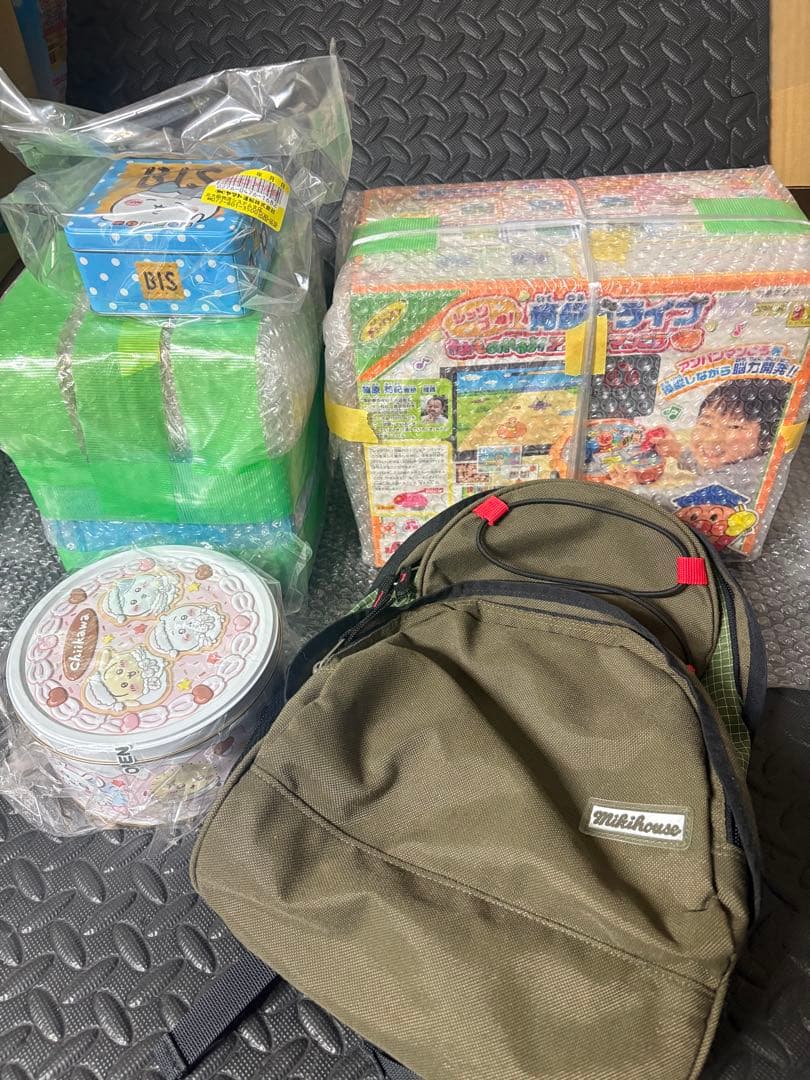 ミキハウスリュック・ちいかわ缶・アンパンマンゲーム・SNOOPYグッズ
