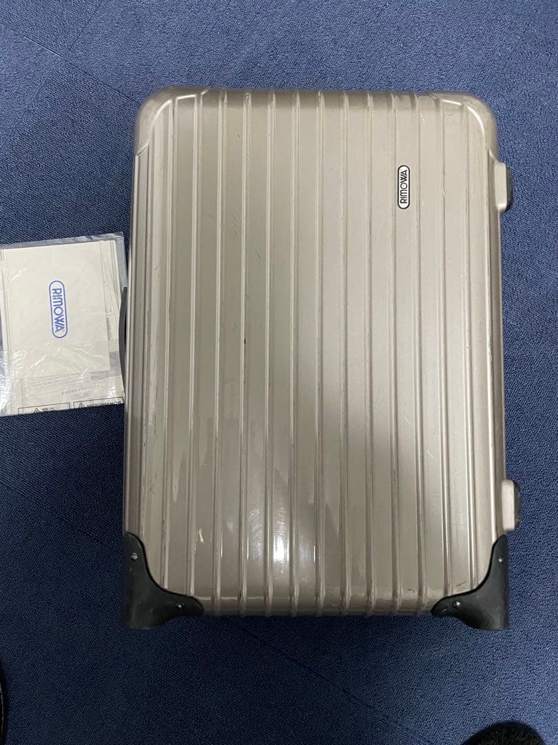 RIMOWA シルバー キャリーケース　機内持ち込み　2輪 RIMOWA シルバー キャリーケース 機内持ち込み 2輪 楽天市場】リモワ 2