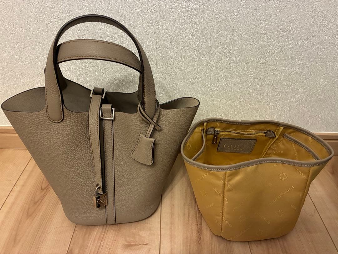 【最終価格】cococelux gold キューブハンドバッグ