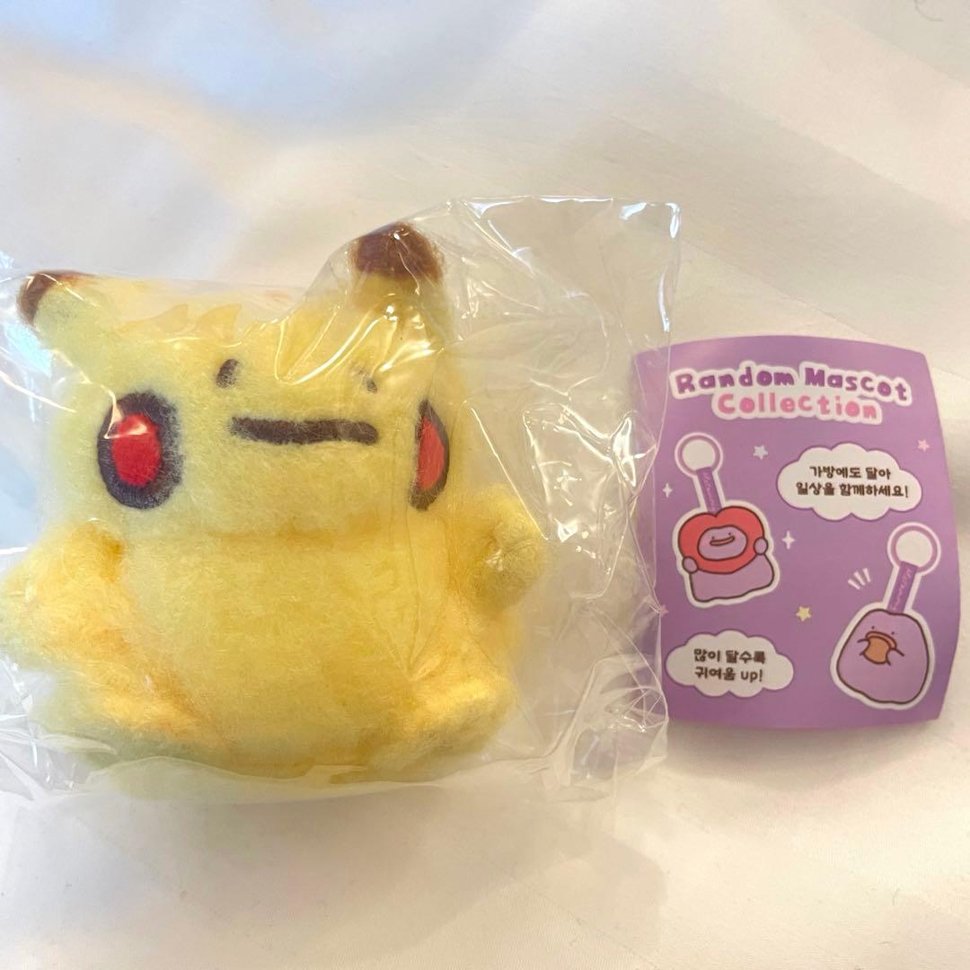 韓国　へんしんメタモン　カプセルマンション　ピカチュウ　マスコット　キーリング