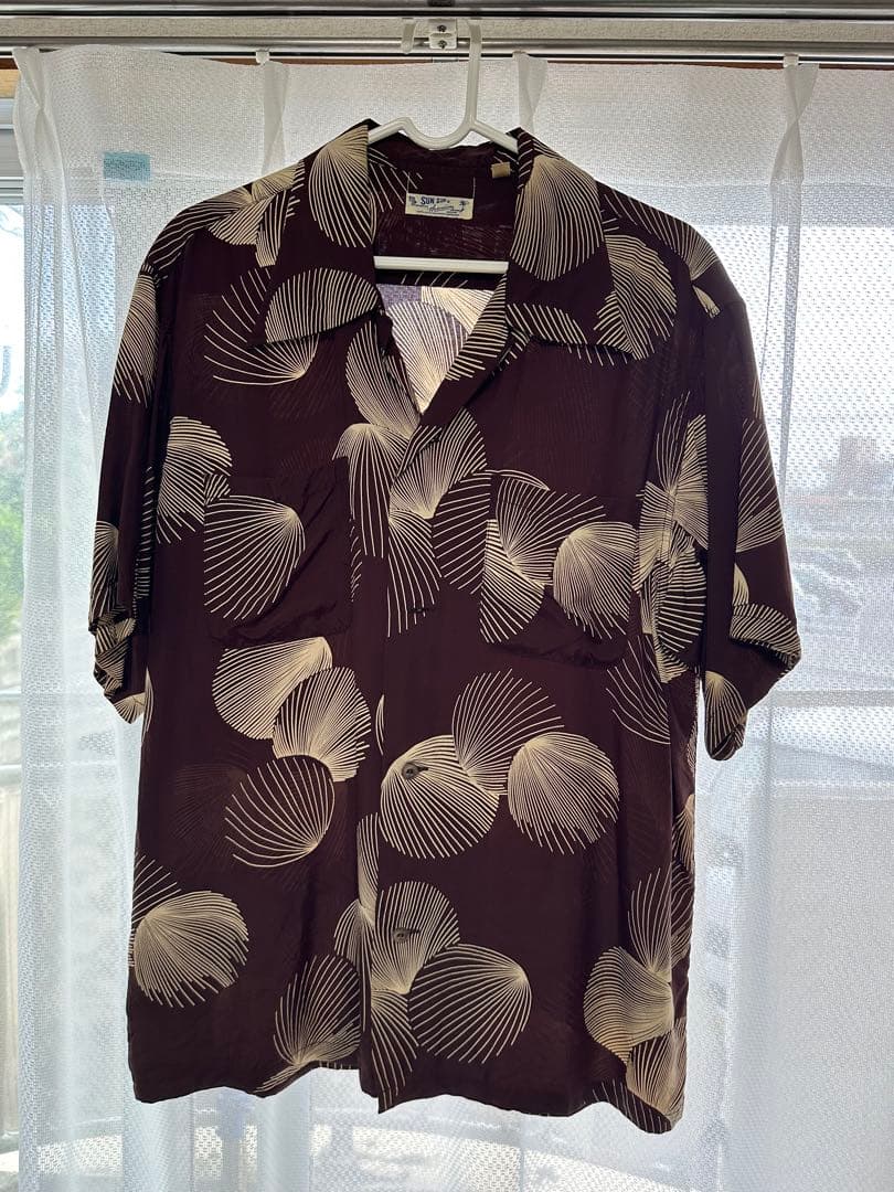 SUN SURF アロハシャツ デュークスシェル　Mサイズ SUN SURF アロハシャツ デュークスシェル Mサイズ - トップス安い 通販
