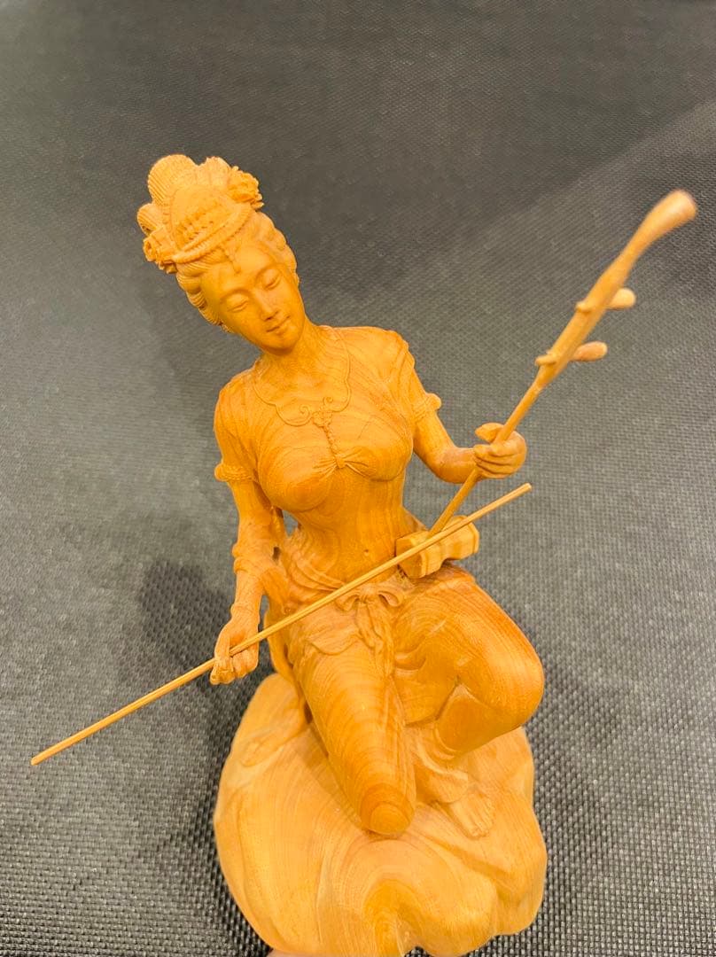 黄楊木彫刻 仕女二胡の置物 木製女性像 彫刻
