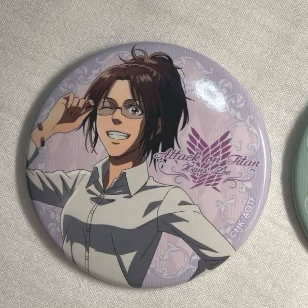 進撃の巨人 缶バッジ ハンジ リヴァイ - メルカリ
