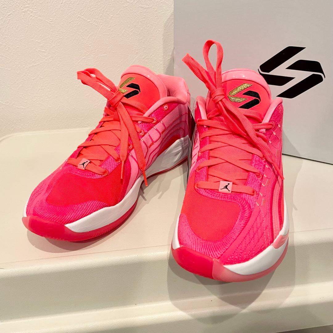 未使用 ルカ4 LUKA4 ピンク フラッシュクリムゾン