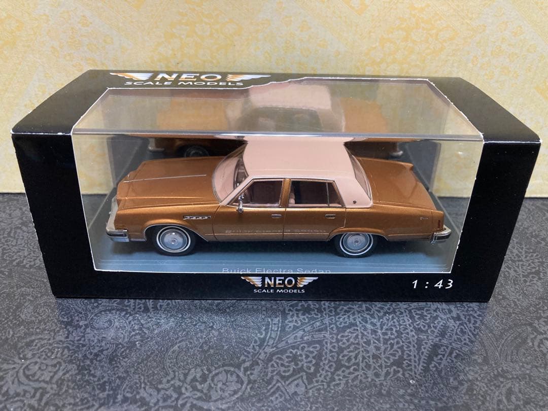NEO 1/43 Buick 1977 ビュイック エレクトラ セダン