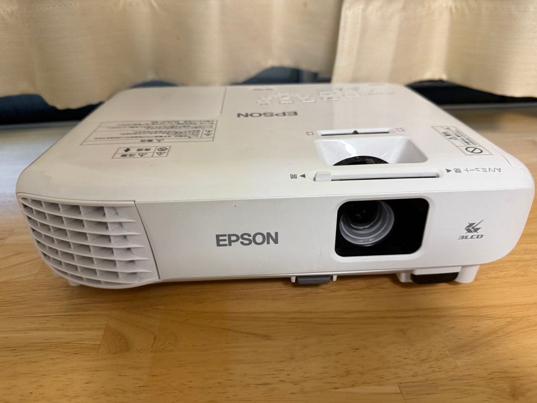 EPSON エプソン EB-S05 プロジェクター