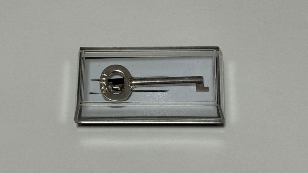 忍び錠形　ネクタイピン