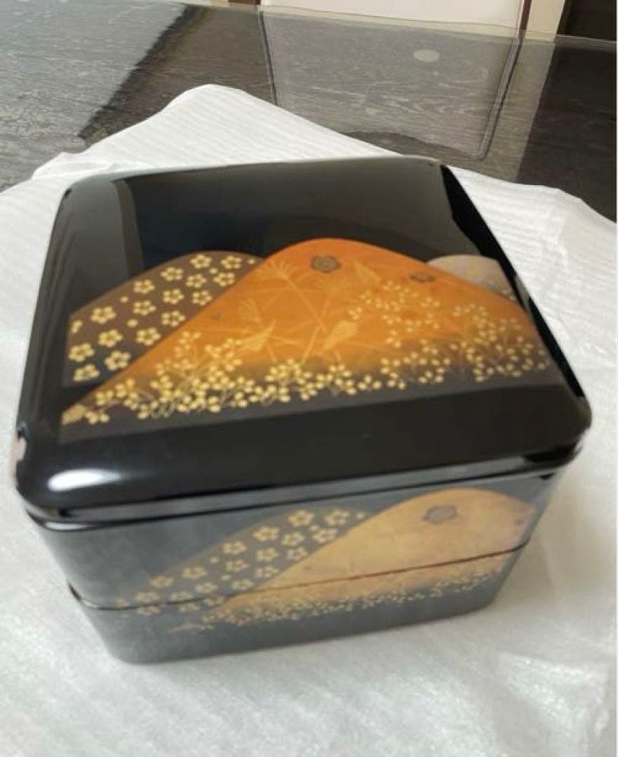 漆器 重箱 蓋付き 黒地 金色