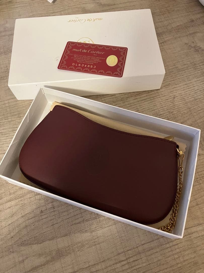 新品保管品　カルティエ　ポーチ MUST DE CARTIER カルティエ ポーチ マストライン ボルドー レザー