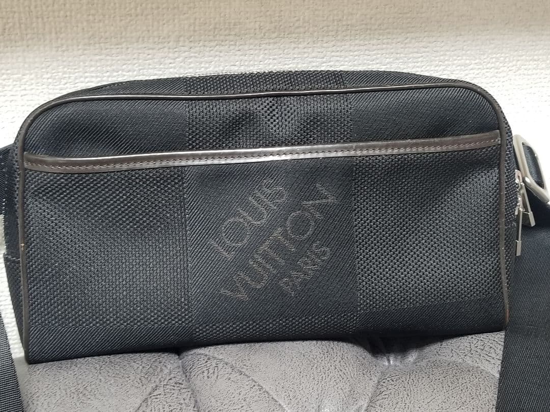 ルイヴィトン ダミエ ジェアン アクロバット ボディバッグ