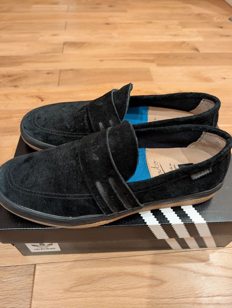 美品 adidas アディダス 26cm ローファー スリッポン - メルカリ