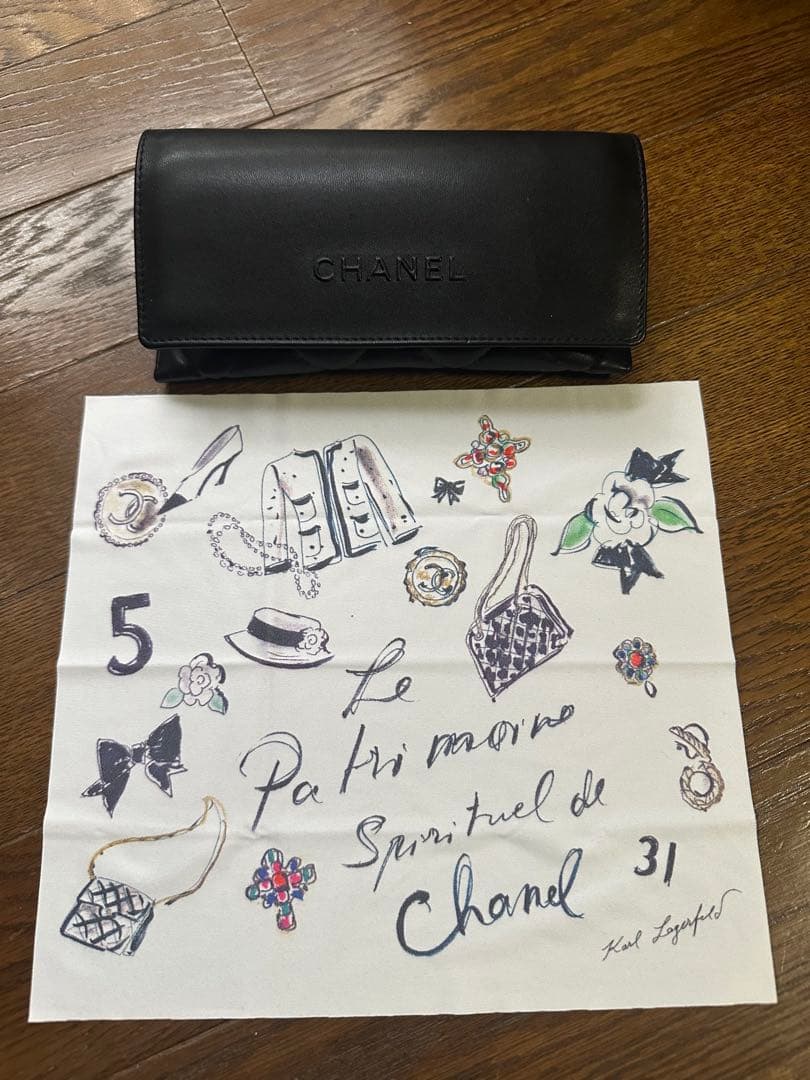 CHANEL メガネケース ブラック カールラガーフェルドのメガネ拭き付き CHANEL メガネケース ブラック カールラガーフェルドのメガネ拭き付き