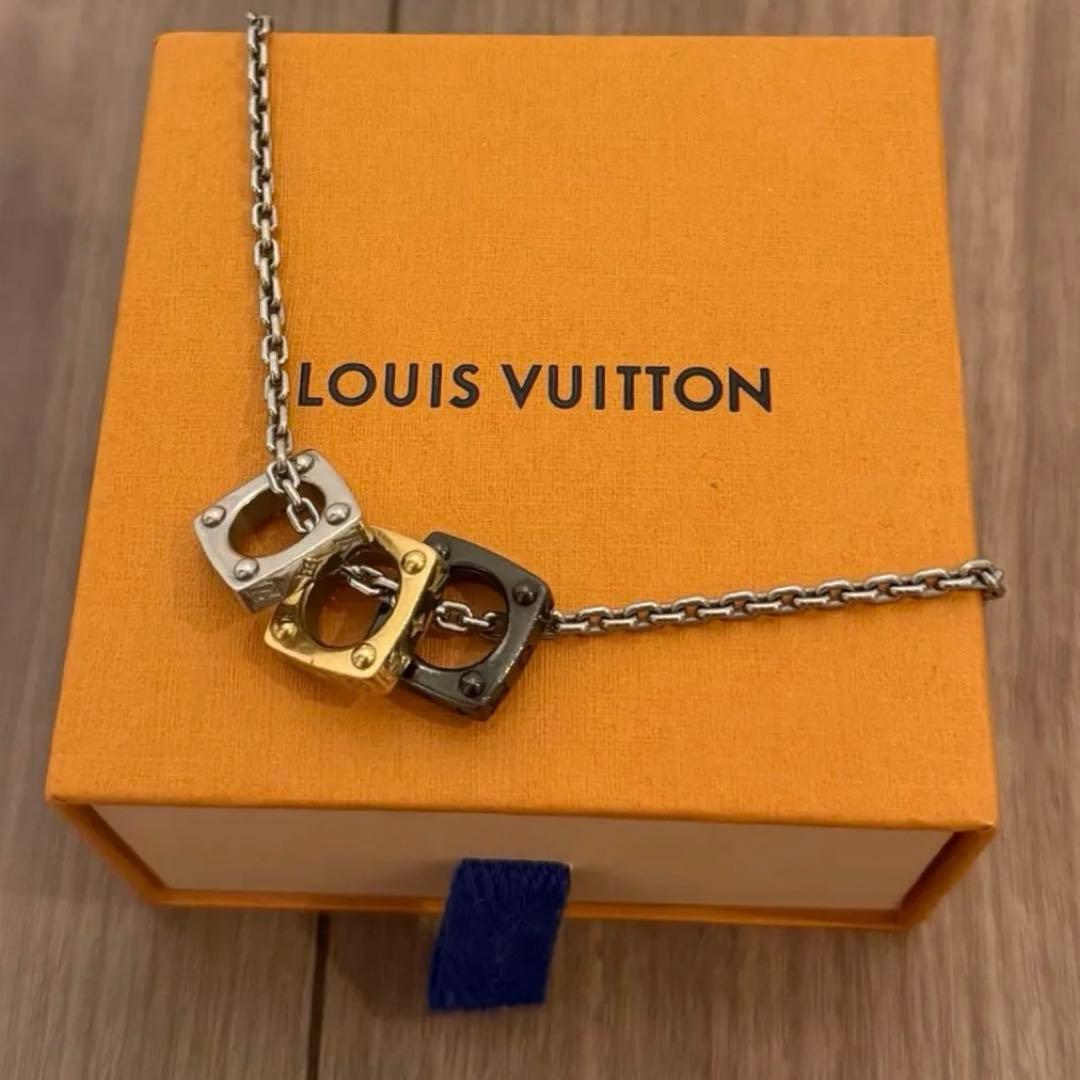 LOUIS VUITTONルイヴィトンペンダント モノグラムボールド ネックレス