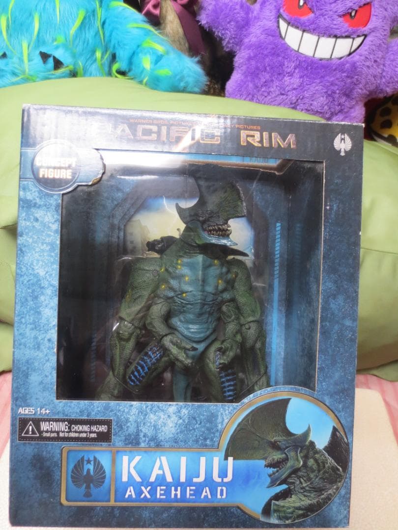 NECA『パシフィック・リム』KAIJU： AXEHEAD フィギュア - メルカリ