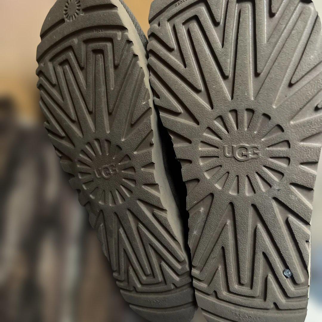 ヒマワリ様 UGG ムートンブーツ カーキ 25センチ リボン アグ - メルカリ