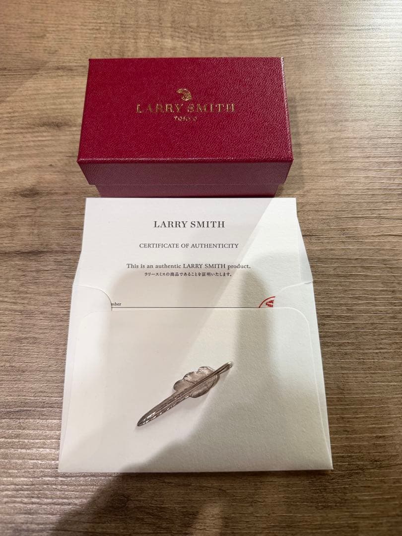LARRY SMITH KAZEKIRI FEATHER 右 (M) KAZEKIRI FEATHER PENDANT (M) | LARRY SMITH(ラリースミス