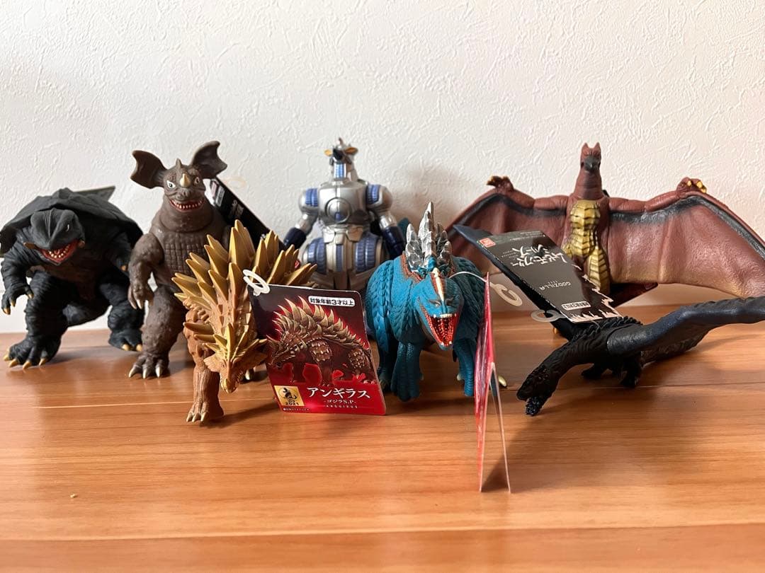 新品 未使用 ゴジラ ガメラ フィギュア 7体セット タグ付き 怪獣
