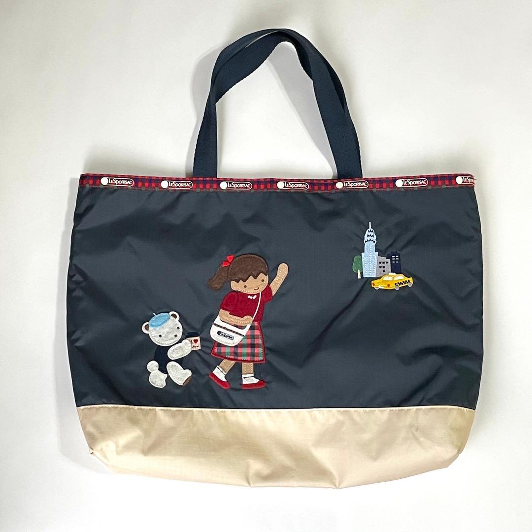 familiar✖️レスポートサック　刺繍トートバッグ ネイビー LeSportsac×familiar第3弾！デイリーからお仕事まで、家族でシェアして