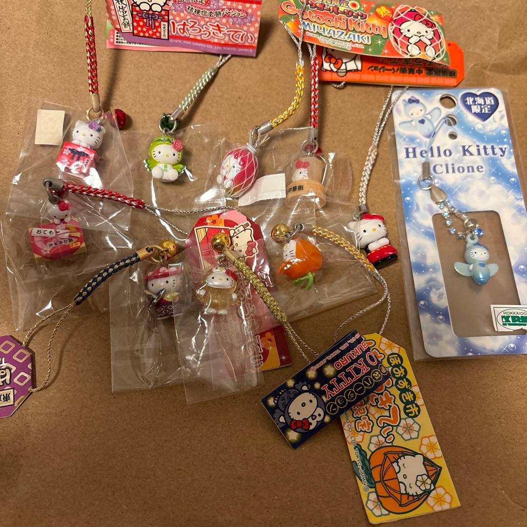 キティちゃん　ご当地　根付け　ストラップ　10個セット ハローキティ ご当地キティ根付けストラップ 10個 - メルカリ