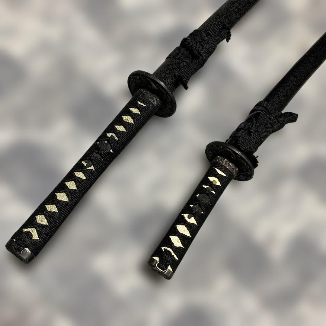 激安模造刀大小２本 黒柄 雲龍楕円鍔 黒梨地鞘