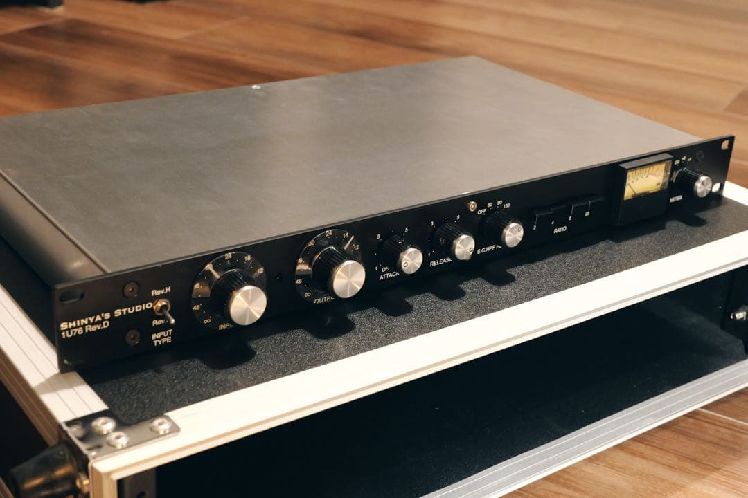 Shinya’s Studio / 1U76 117v