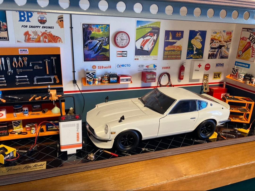1／18サイズ　ガレージジオラマ