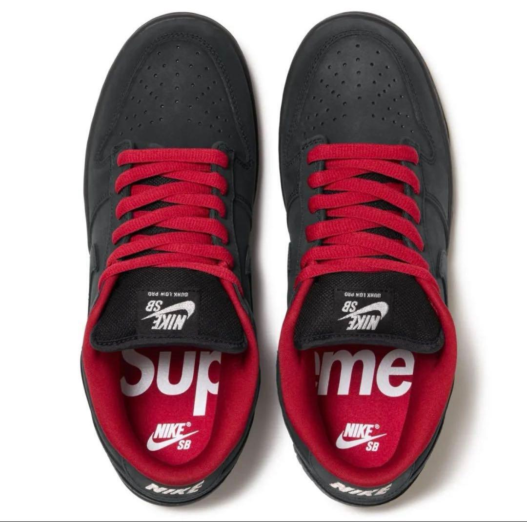 Supreme × Nike SB Dunk Low 