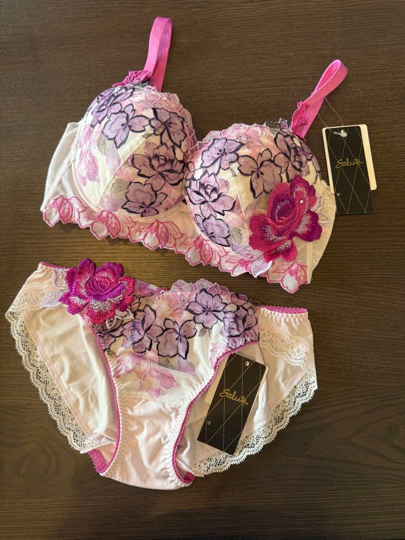 店舗限定★サルート[ベトナムの花嫁] E65 M PU ブラショーセット