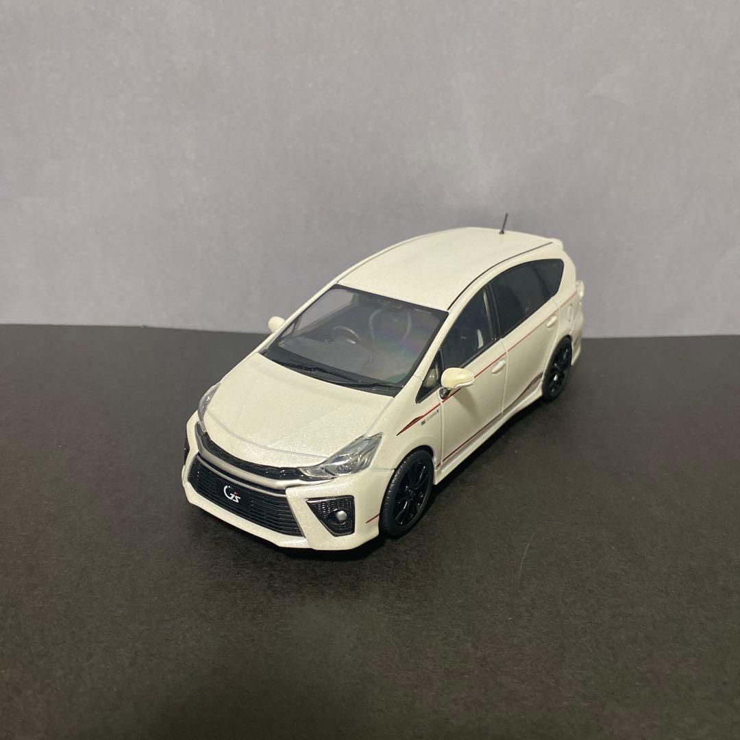 プリウスα gs ミニカー 1/30 トヨタ カラーサンプル プリウス α G's ホワイトパール ミニカー