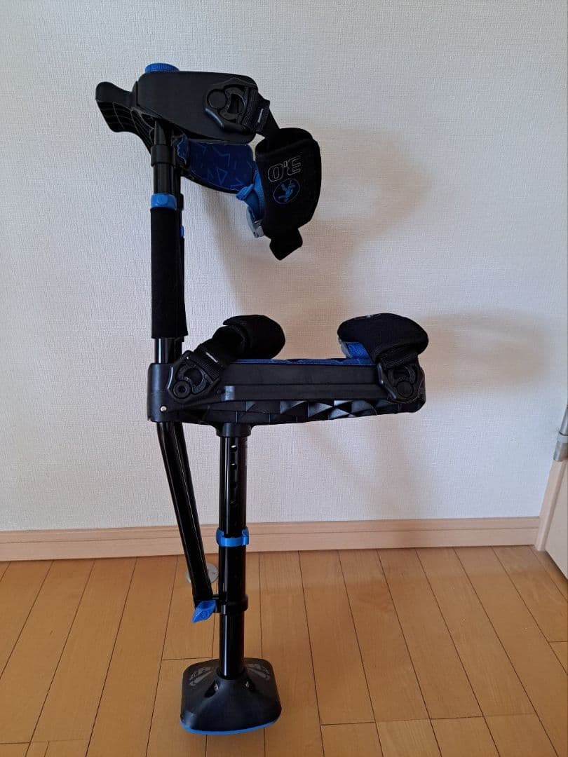 アイウォークフリー3.0/ハンズフリー松葉杖(おまけ付き) アイウォークフリー iWALKFree 3.0 ハンズフリー 松葉杖 1本 アルミ