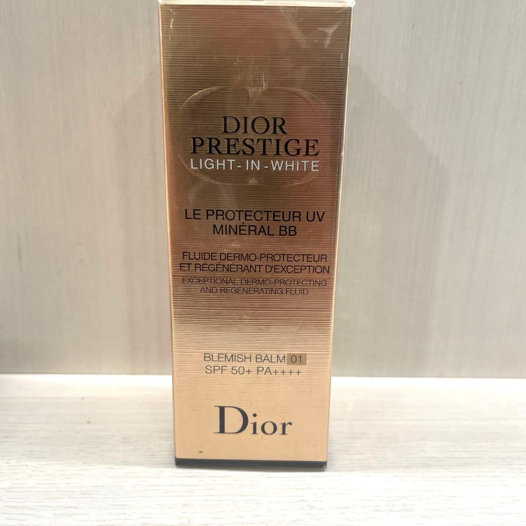 DIORプレステージホワイト　ルプロテクターUVミネラルBB 01 新品未使用 プレステージ ホワイト ル プロテクター UV ミネラル BB 01 / Dior
