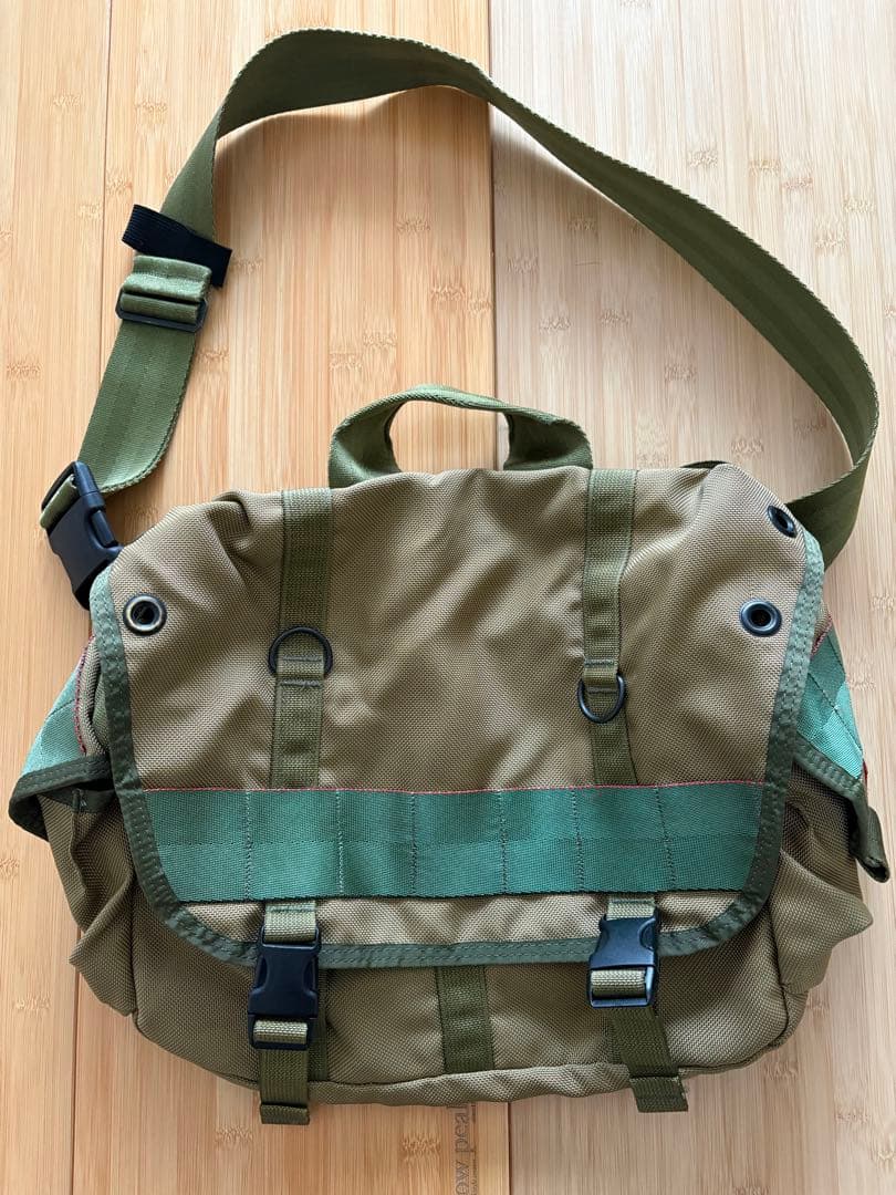 BRIEFING ブリーフィング　ランス2 　メッセンジャーバッグ　グリーン