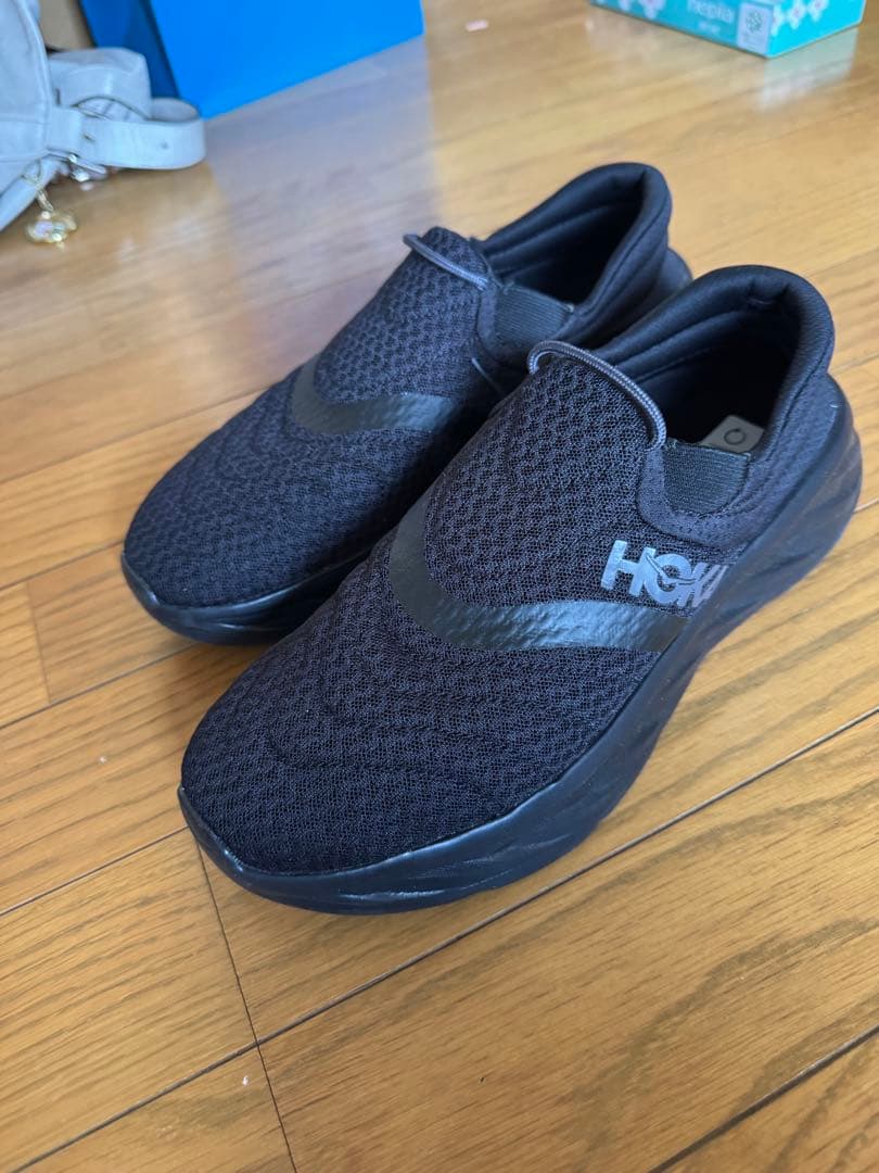 HOKA ブラック スリッポンスニーカー ホカオネオネ HOKA ONE ONE スカイワード レースレス スニーカー