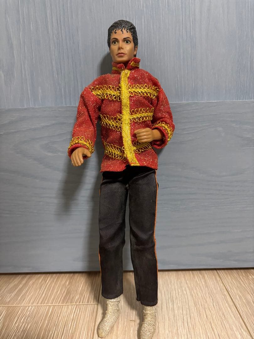 マイケルジャクソンのフィギュア Amazon.co.jp: TAMASHII NATIONS S.H.フィギュアーツ マイケル