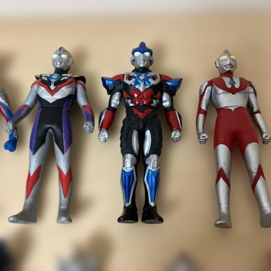 ウルトラマンソフビ18体まとめ売り - メルカリ
