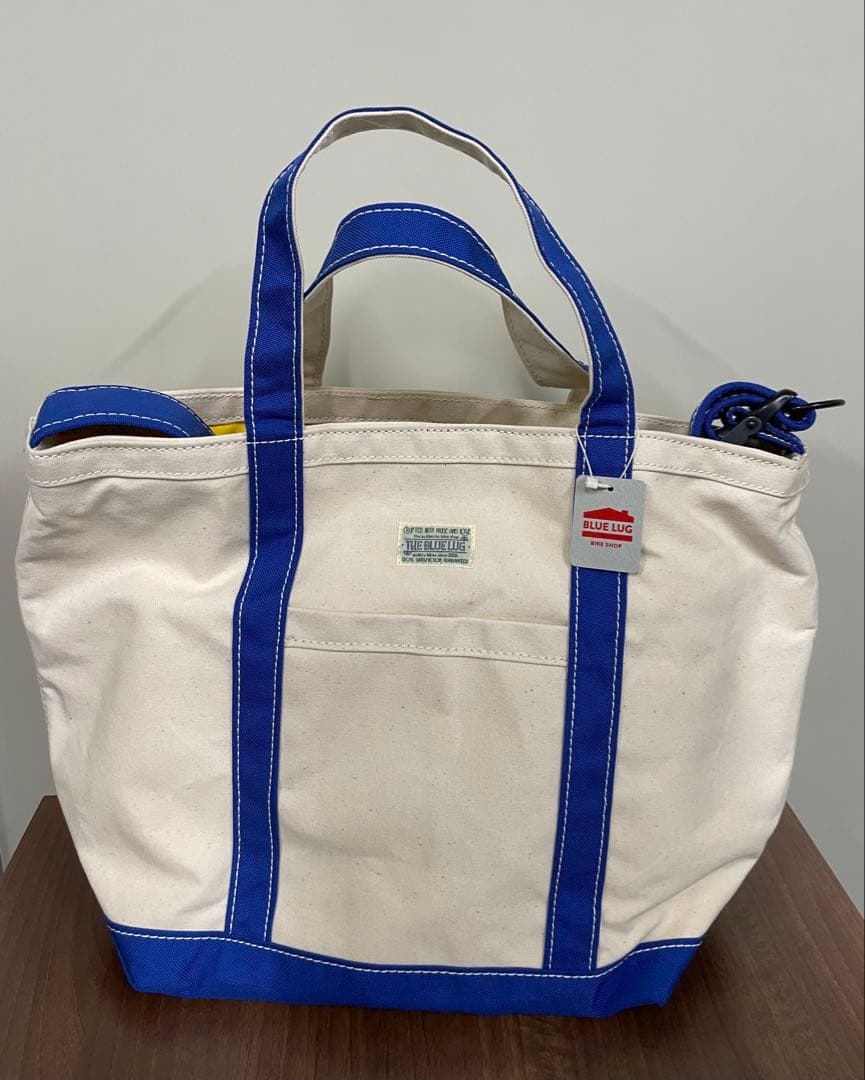 BLUE LUG TOTE BAG (White X Blue）