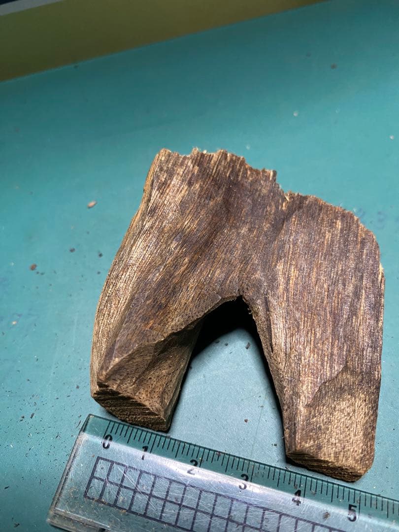 特選ベトナム産 沈梗15.5g / 沈香 香木 お香 伽羅 羅国