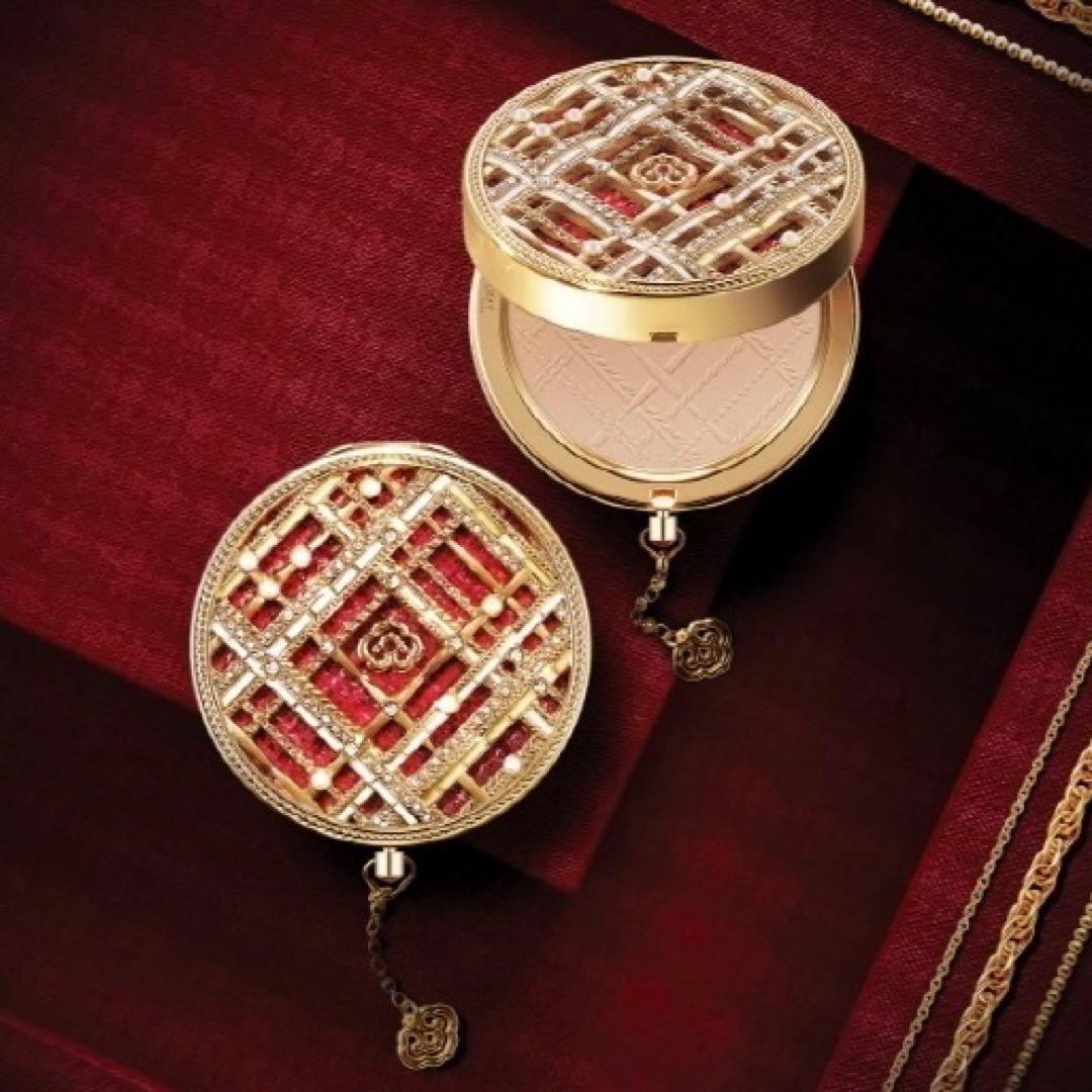 The history of Whoo 宮中パクト ロイヤルアトリエセット