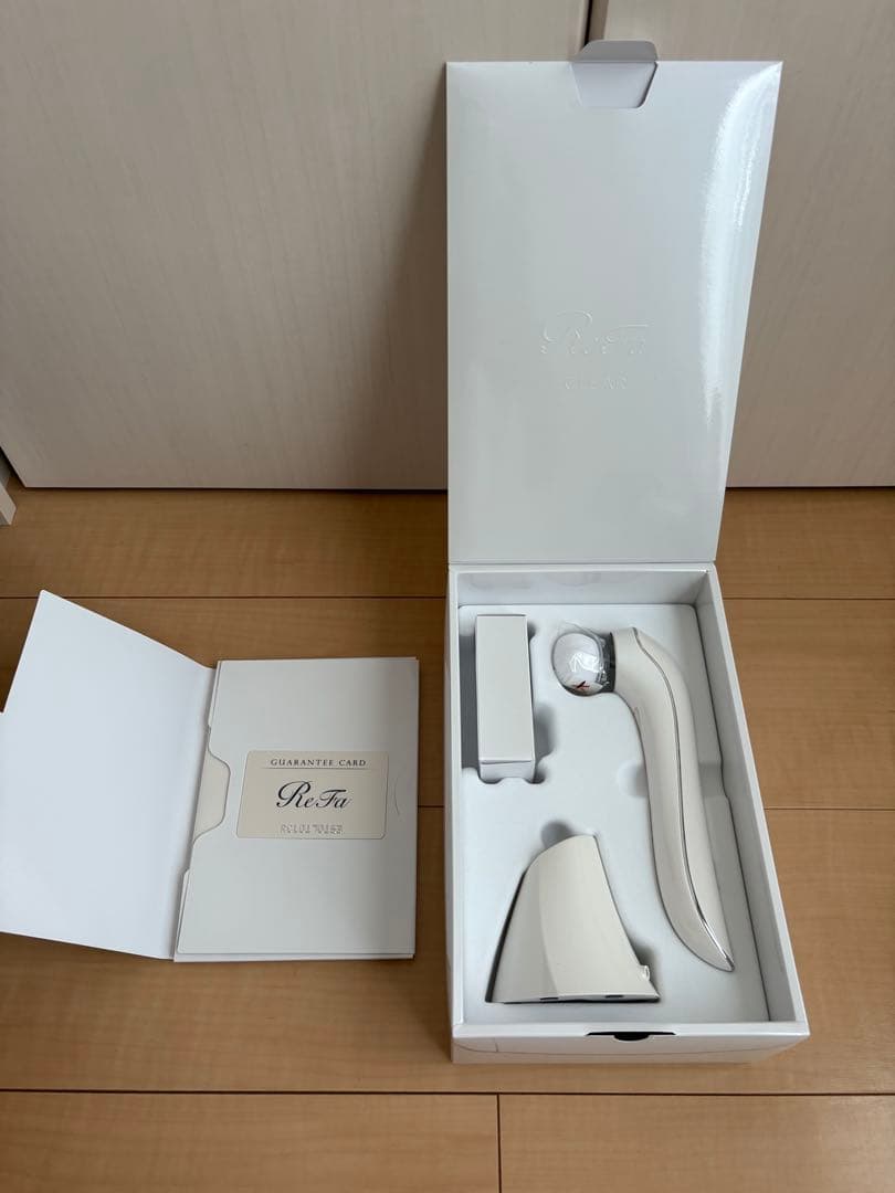 ReFa 洗顔ブラシ ホワイト リファクリア - ReFa CLEAR :3D音波洗顔ブラシ | 商品情報 | ReFa