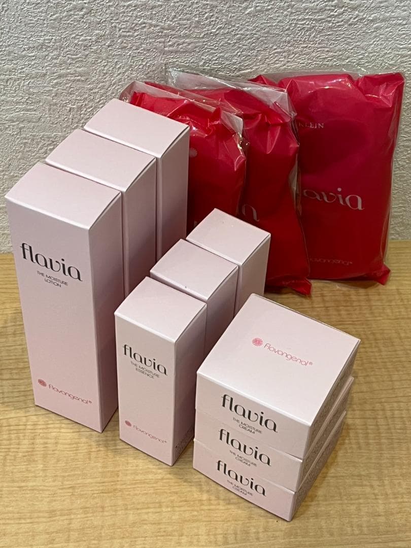 【新品未使用品】flavia　化粧水、クリーム、、エッセンス、ソープ各3計12個