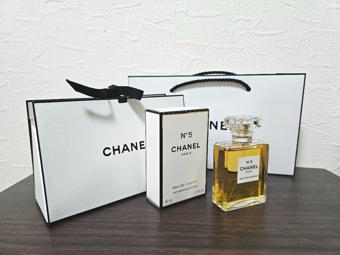 CHANEL N°5 50ml ボックス、ショップバック付き