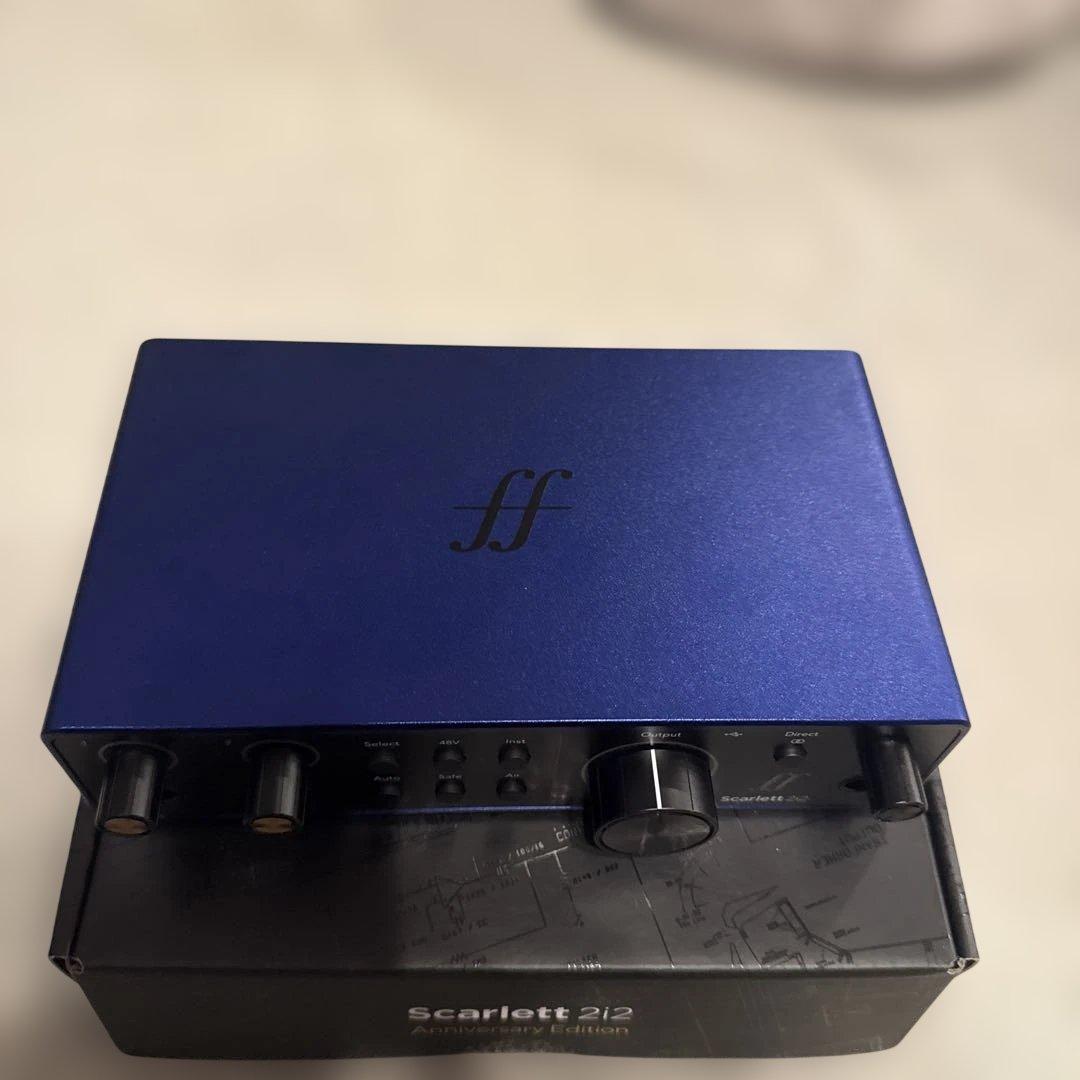 Focusrite Scarlett 2i2 第4世代 40周年記念限定モデル Scarlettのブルーモデル、Focusriteの40周年記念限定版も登場！用途に