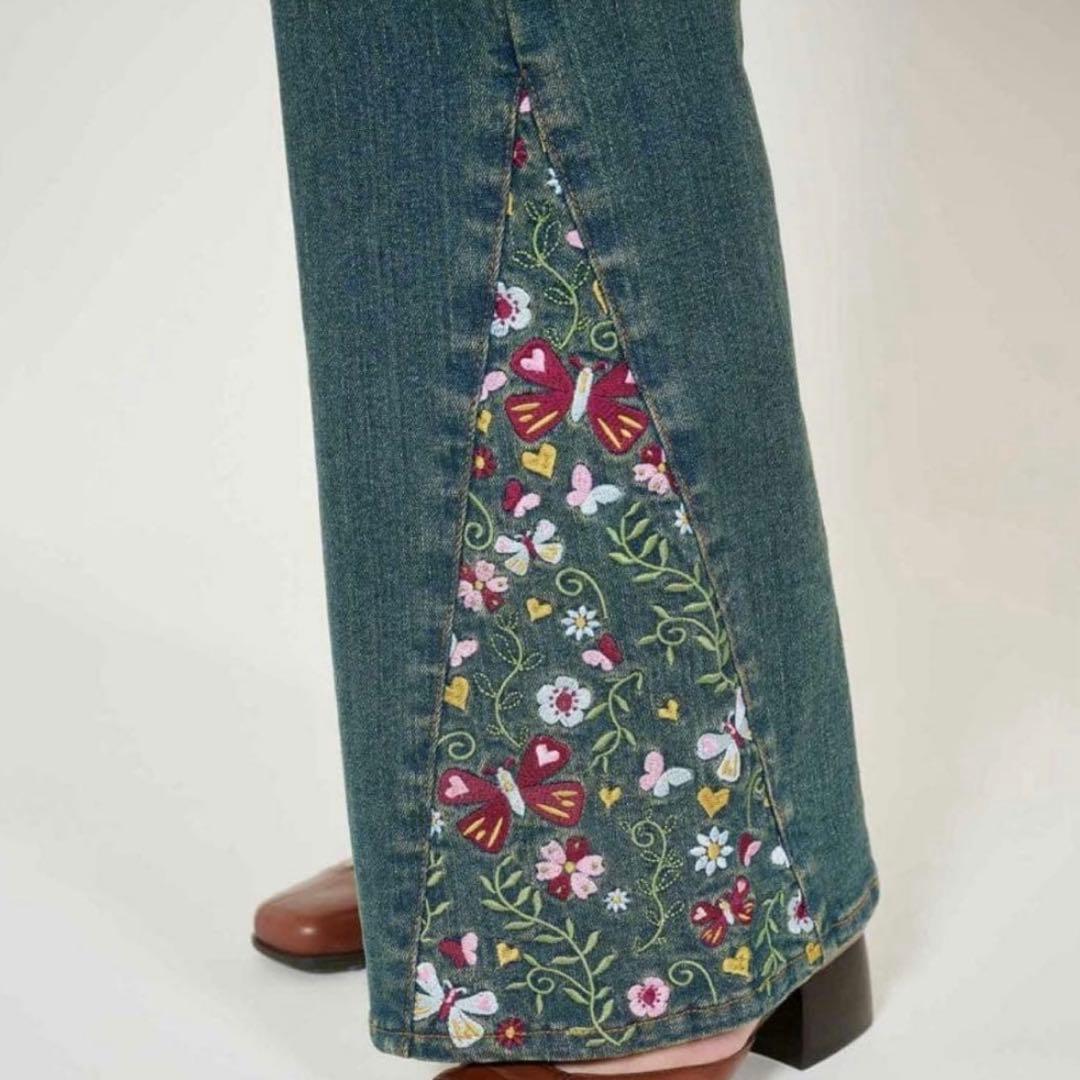 【TINA:JOJUN】《24時間内発送》刺繍入りデニムパンツ　ダークブルー　S