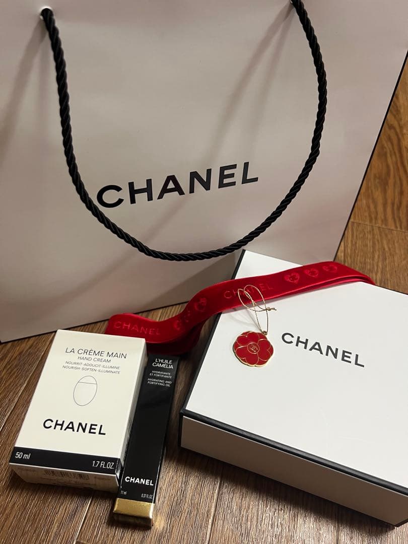 値下げ‼︎ CHANEL ユイル　ア　オングル　ラ　クレーム　マン　ギフトボックス
