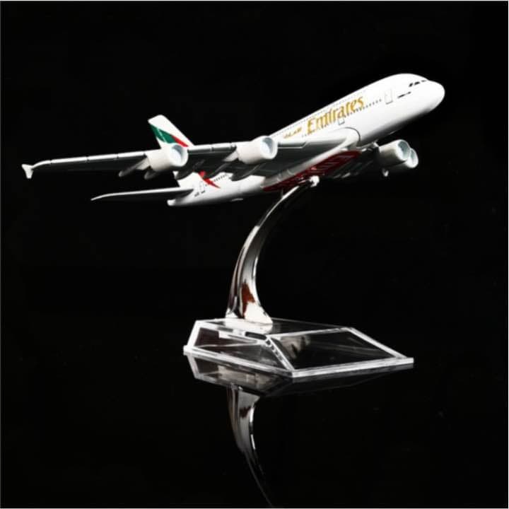 航空機レプリカ エミレーツ航空