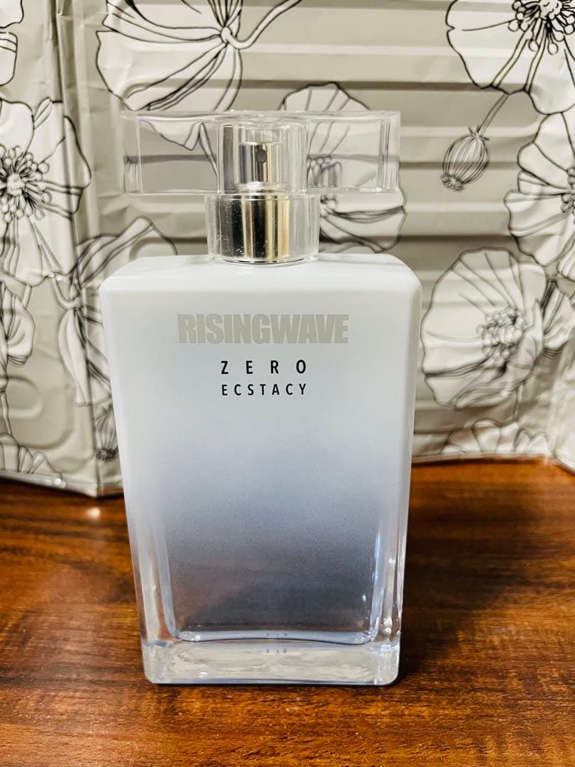 ほぼ未使用　RISINGWAVE ZERO ECSTACY 100ml