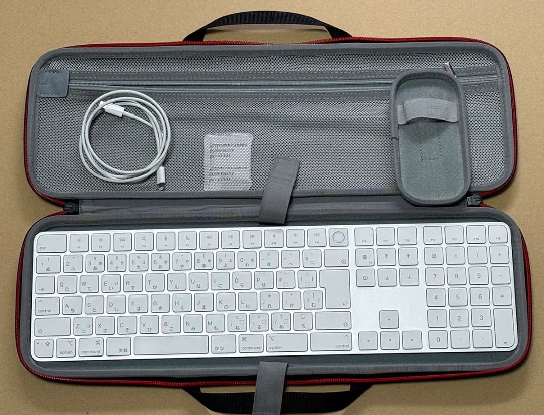 Touch ID搭載 Magic Keyboard（テンキー付き）収納ケース付き