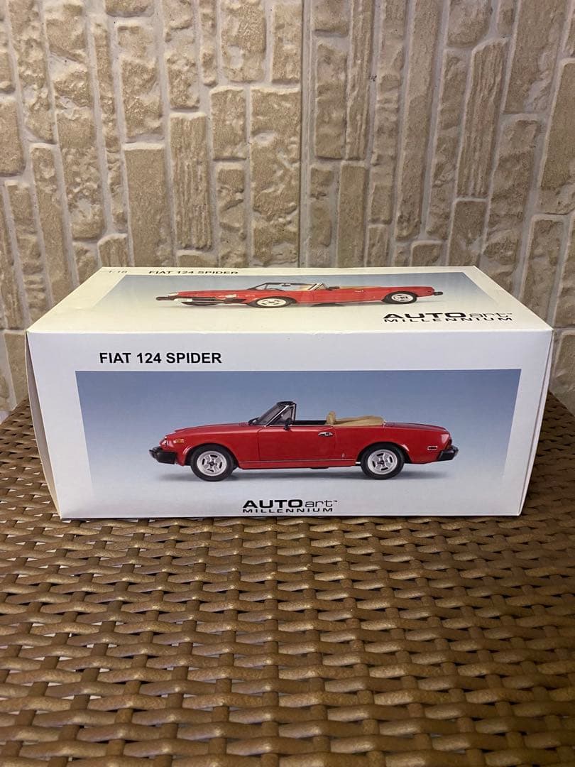 【箱付き】FIAT 124 SPIDER オートアート フィアット