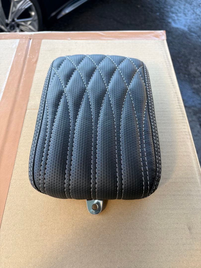 ハーレー　ブレイクアウト　TRIJYA 鉄製ショートフェンダー用 タンデムシート Breakout FXSBくんのタンデムシートをワンオフで♪ | TRIJYA